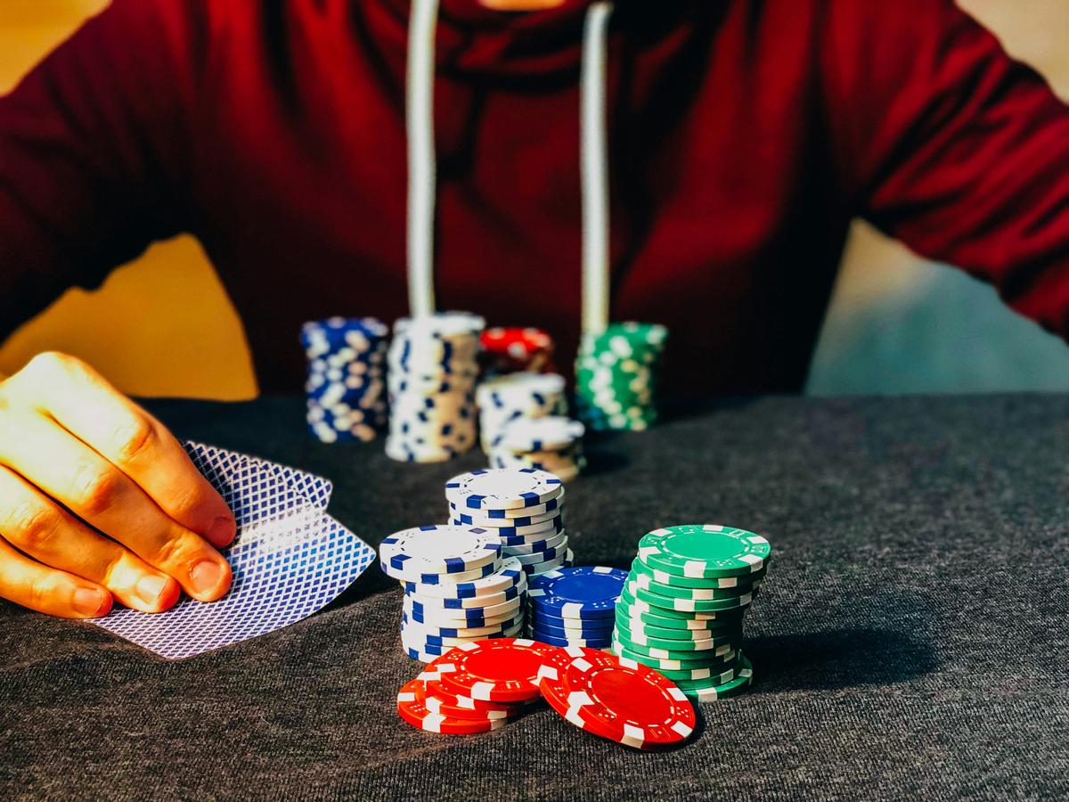 Poker table